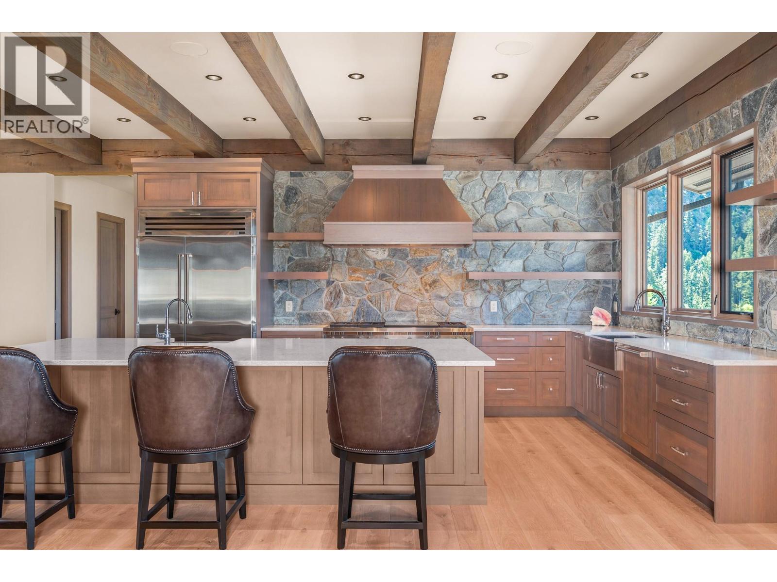 8399 Bench Row Road, Vernon, British Columbia  V1H 1H3 - Photo 9 - 10380460