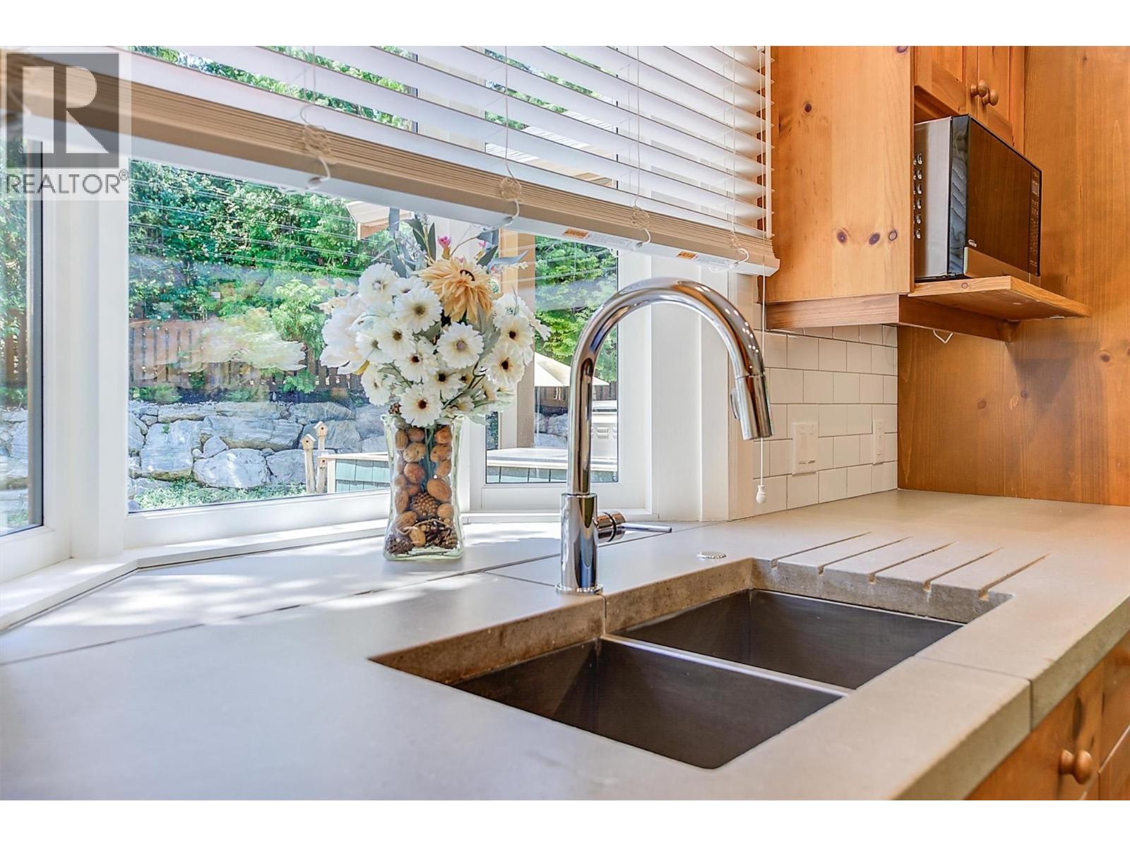 5127 Luckett Court, Kelowna, British Columbia  V1W 4J1 - Photo 28 - 10381990