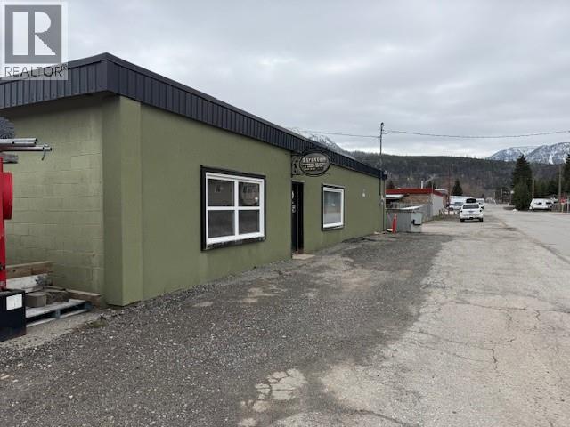 1502 10th Avenue Avenue, Fernie, British Columbia  V0B 1M0 - Photo 2 - 10381973