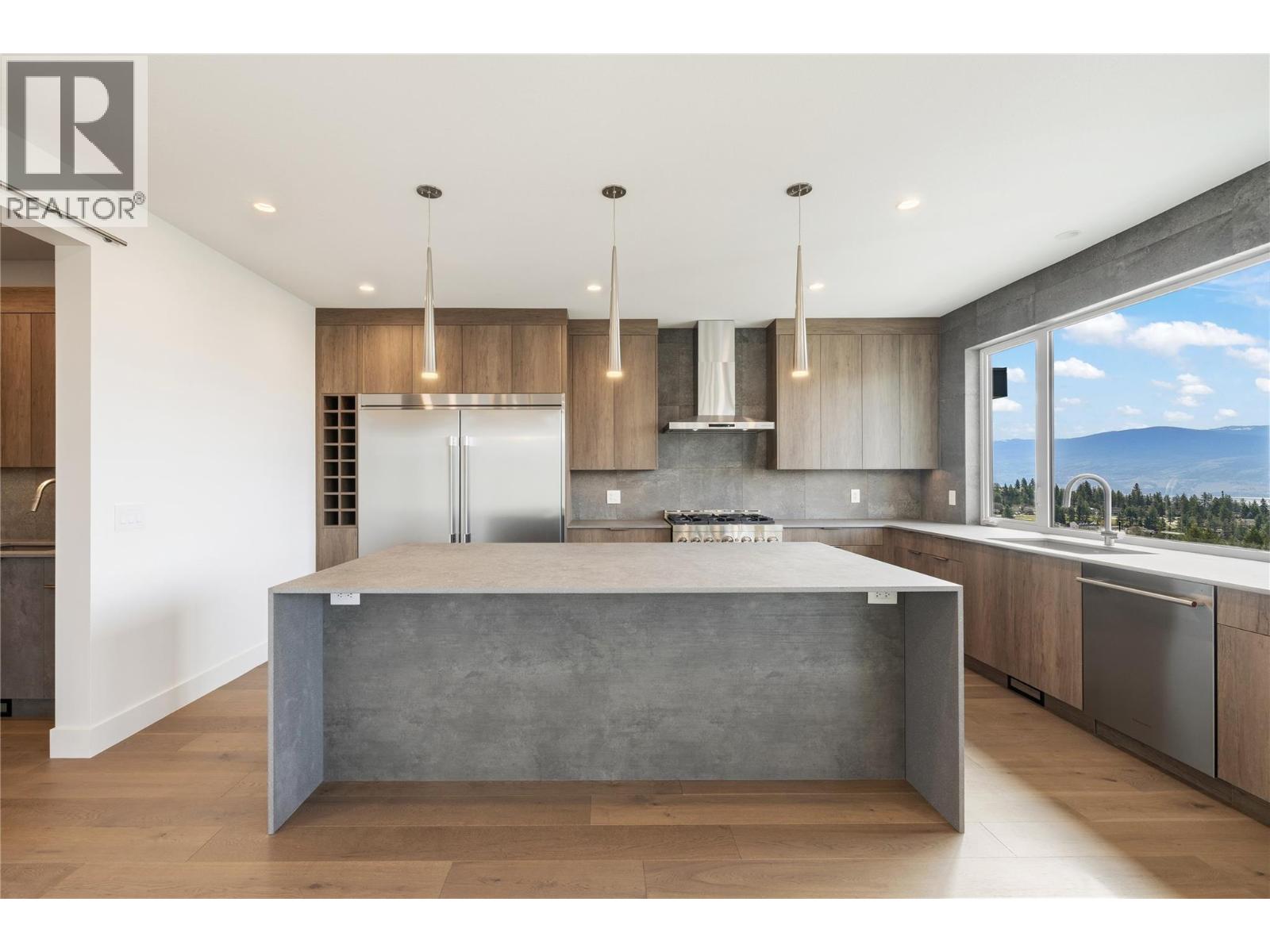 2527 Pinnacle Ridge Drive, West Kelowna, British Columbia  V4T 0G4 - Photo 2 - 10381902