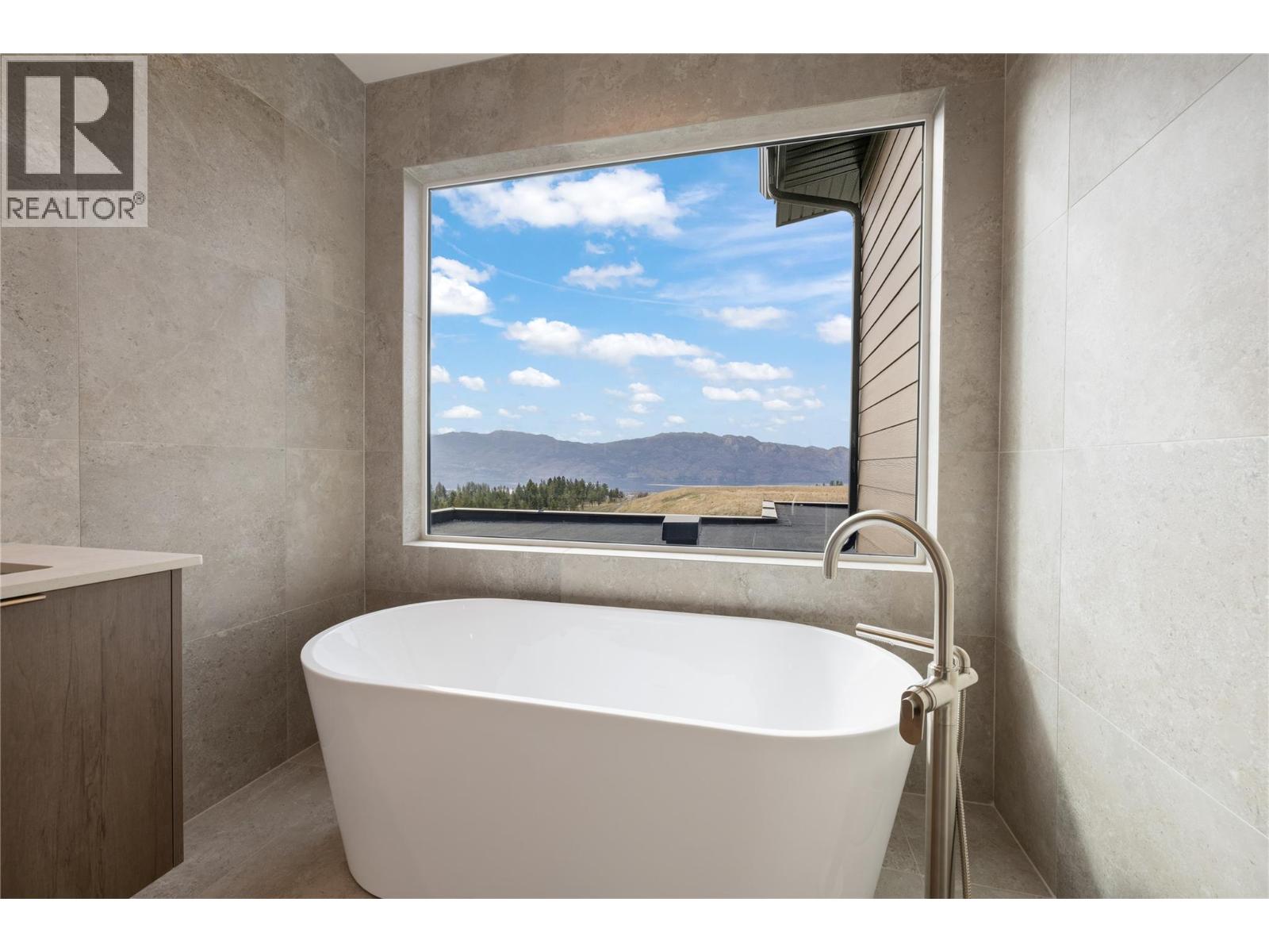 2527 Pinnacle Ridge Drive, West Kelowna, British Columbia  V4T 0G4 - Photo 31 - 10381902