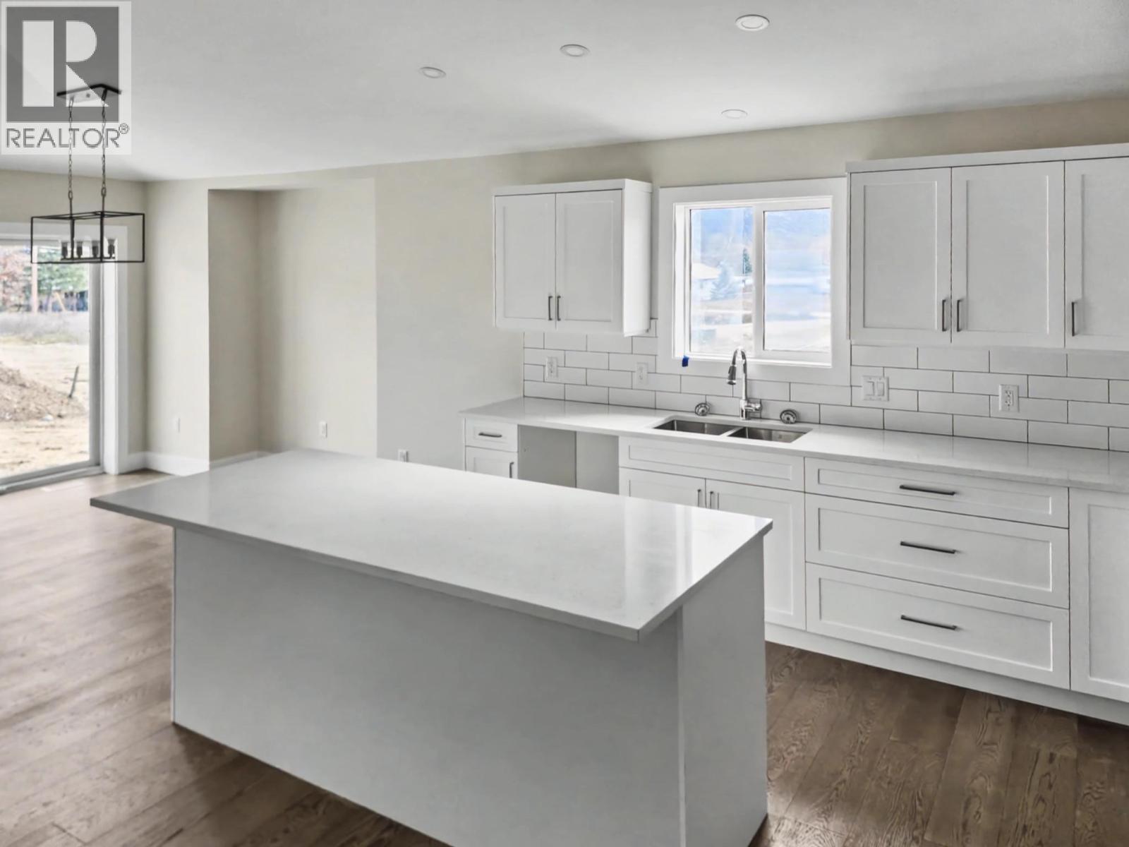 6050 19th Street, Grand Forks, British Columbia  V0H 1H0 - Photo 2 - 10381669