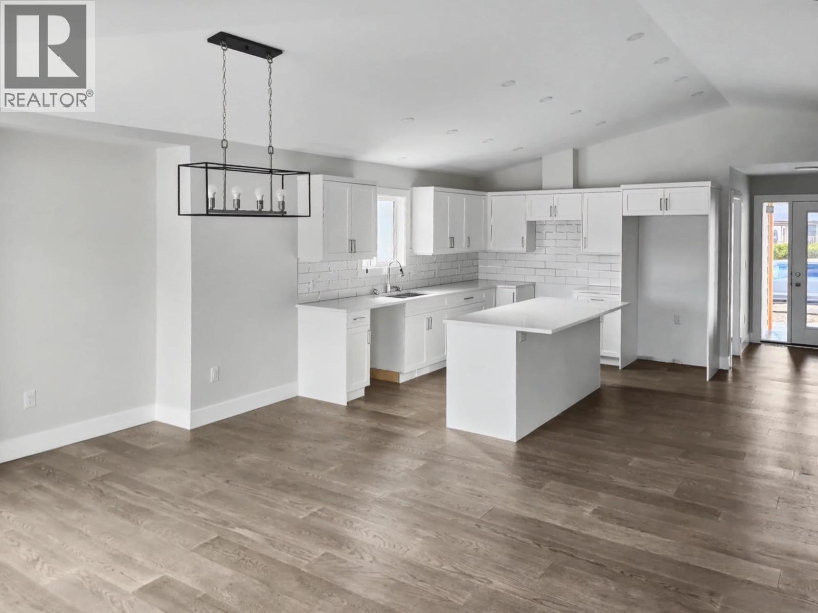 6050 19th Street, Grand Forks, British Columbia  V0H 1H0 - Photo 3 - 10381669