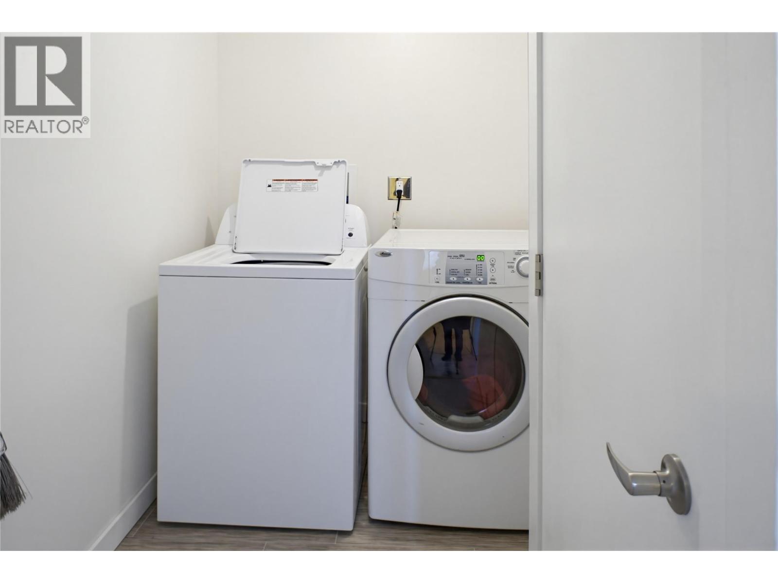 1271 Kimberley Crescent, Kamloops, British Columbia  V2B 3B8 - Photo 12 - 10381548