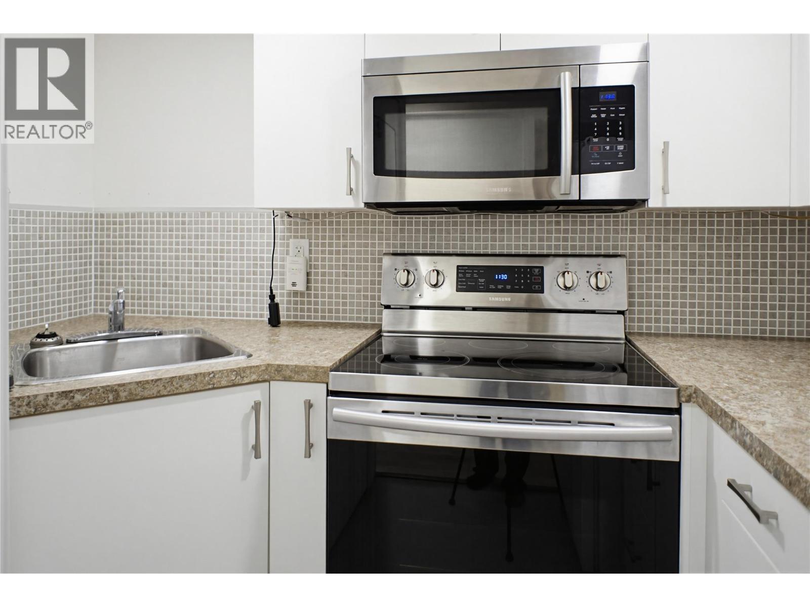 1271 Kimberley Crescent, Kamloops, British Columbia  V2B 3B8 - Photo 14 - 10381548