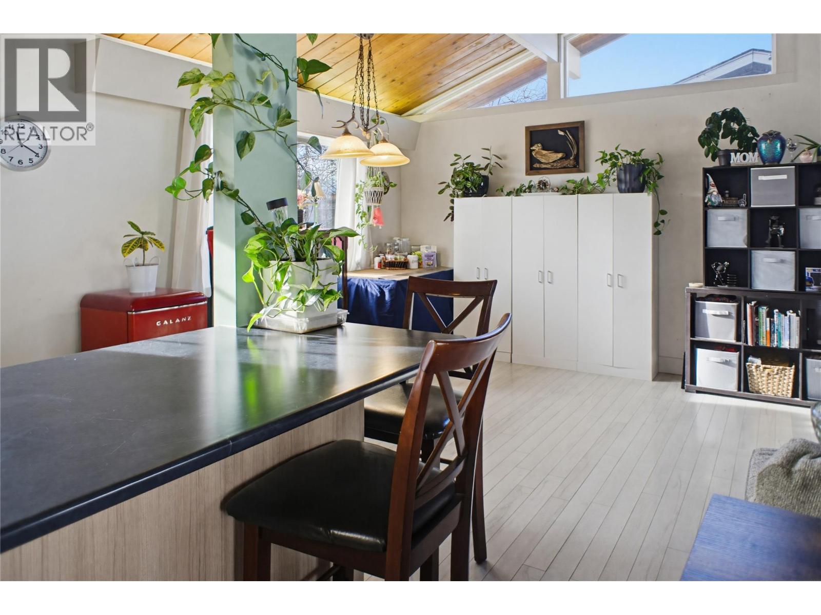 1271 Kimberley Crescent, Kamloops, British Columbia  V2B 3B8 - Photo 4 - 10381548