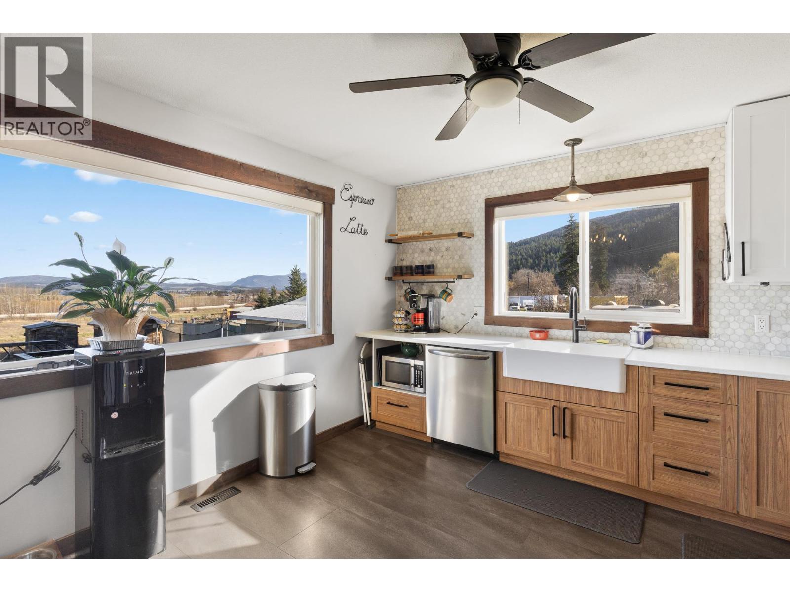 1541 Eagle Rock Road, Spallumcheen, British Columbia  V0E 1B7 - Photo 4 - 10380747