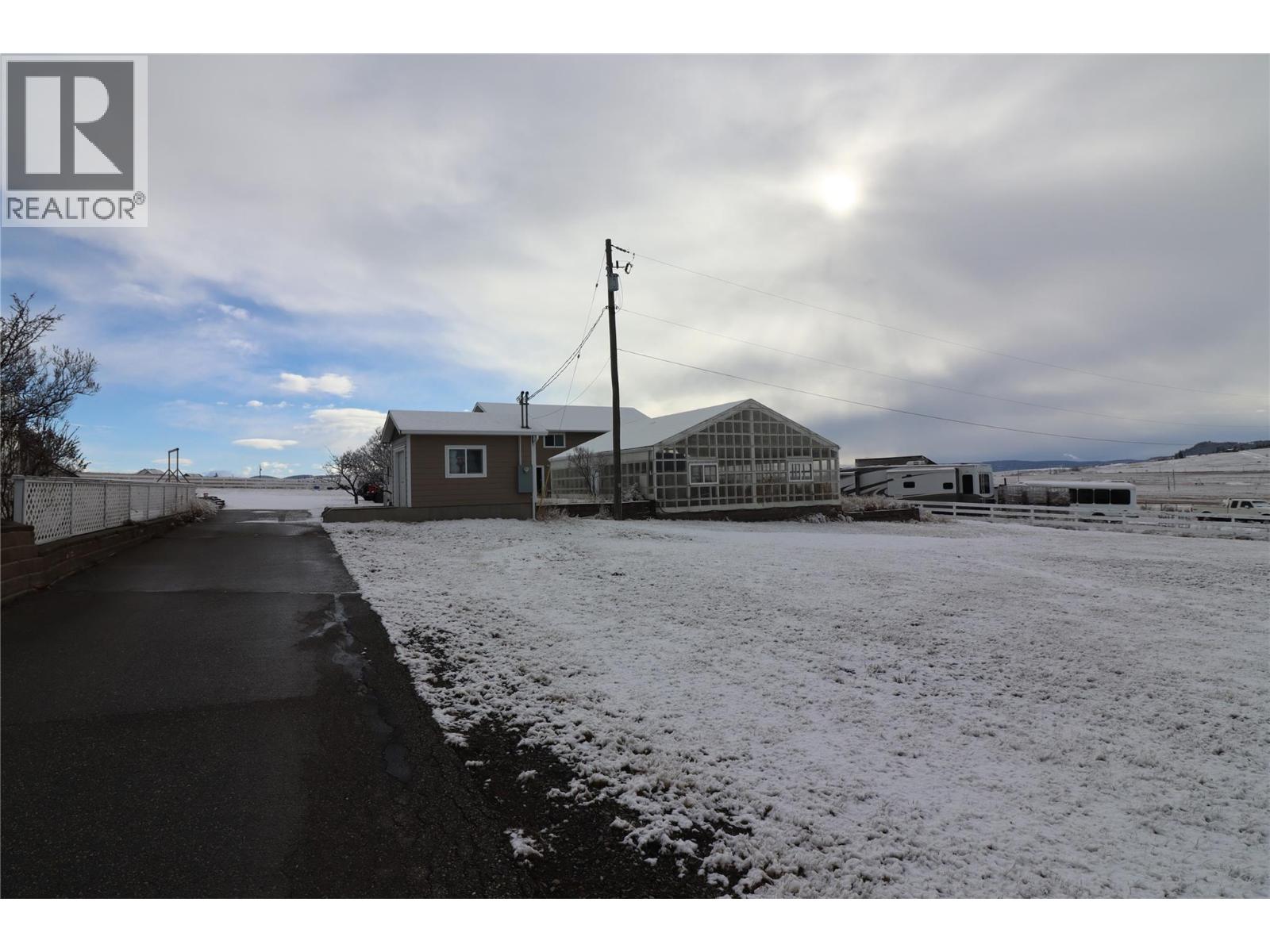 3100 Princeton Kamloops Highway, Kamloops, British Columbia  V2E 2G8 - Photo 14 - 10381993