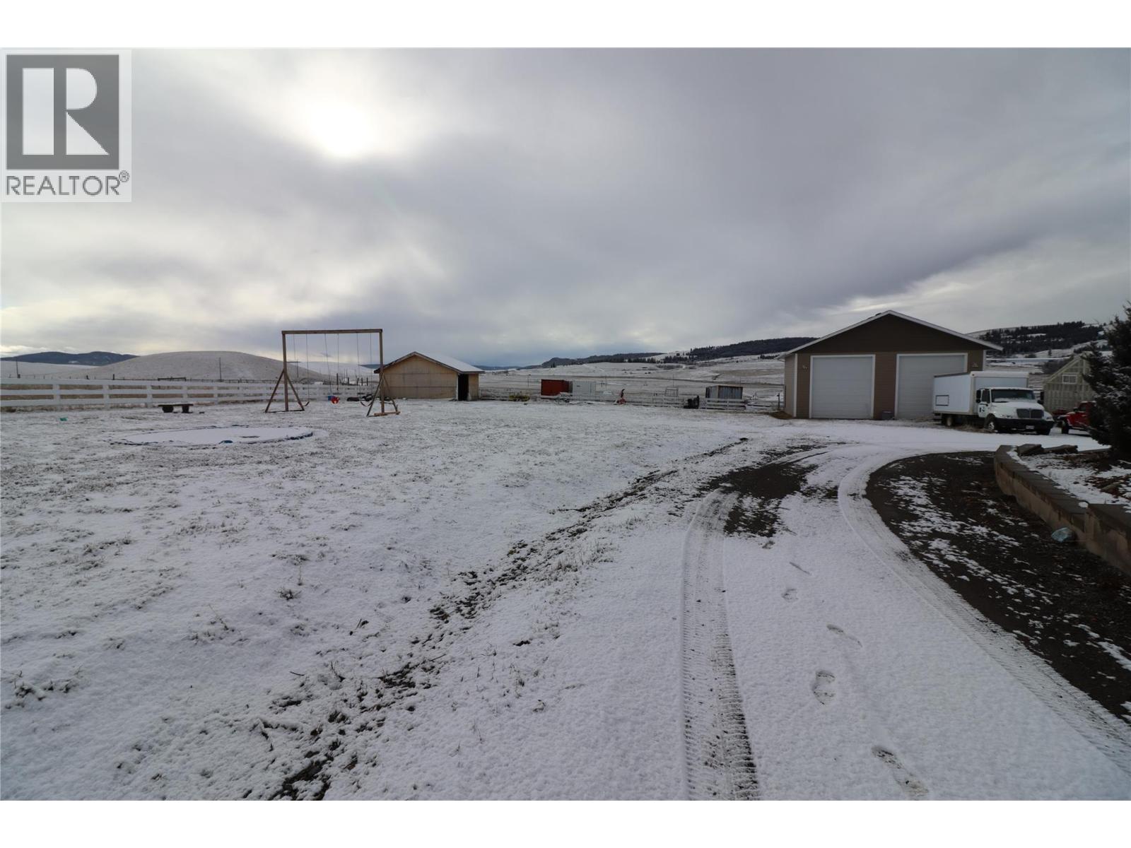 3100 Princeton Kamloops Highway, Kamloops, British Columbia  V2E 2G8 - Photo 23 - 10381993