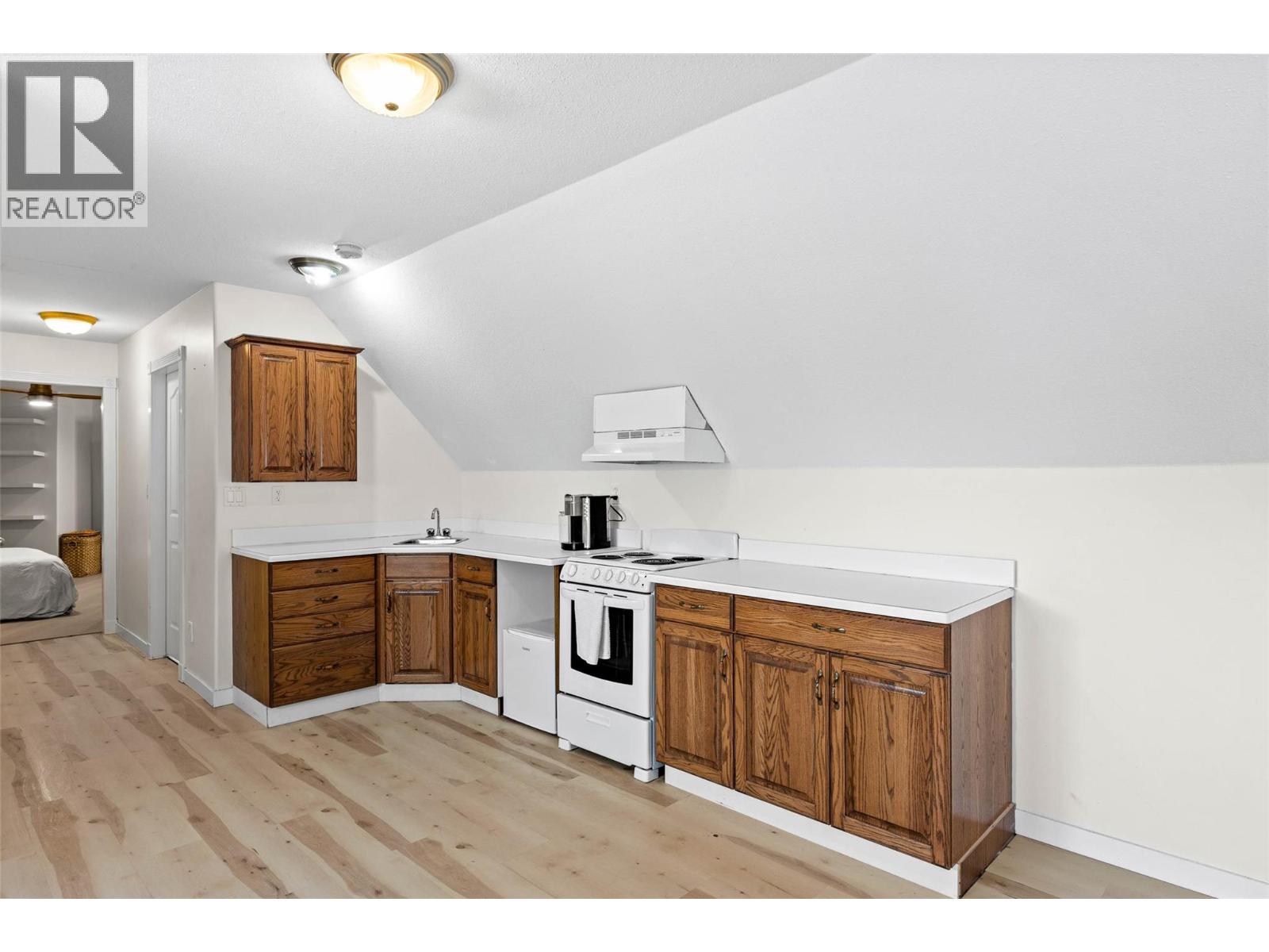 3100 Princeton Kamloops Highway, Kamloops, British Columbia  V2E 2G8 - Photo 43 - 10381993