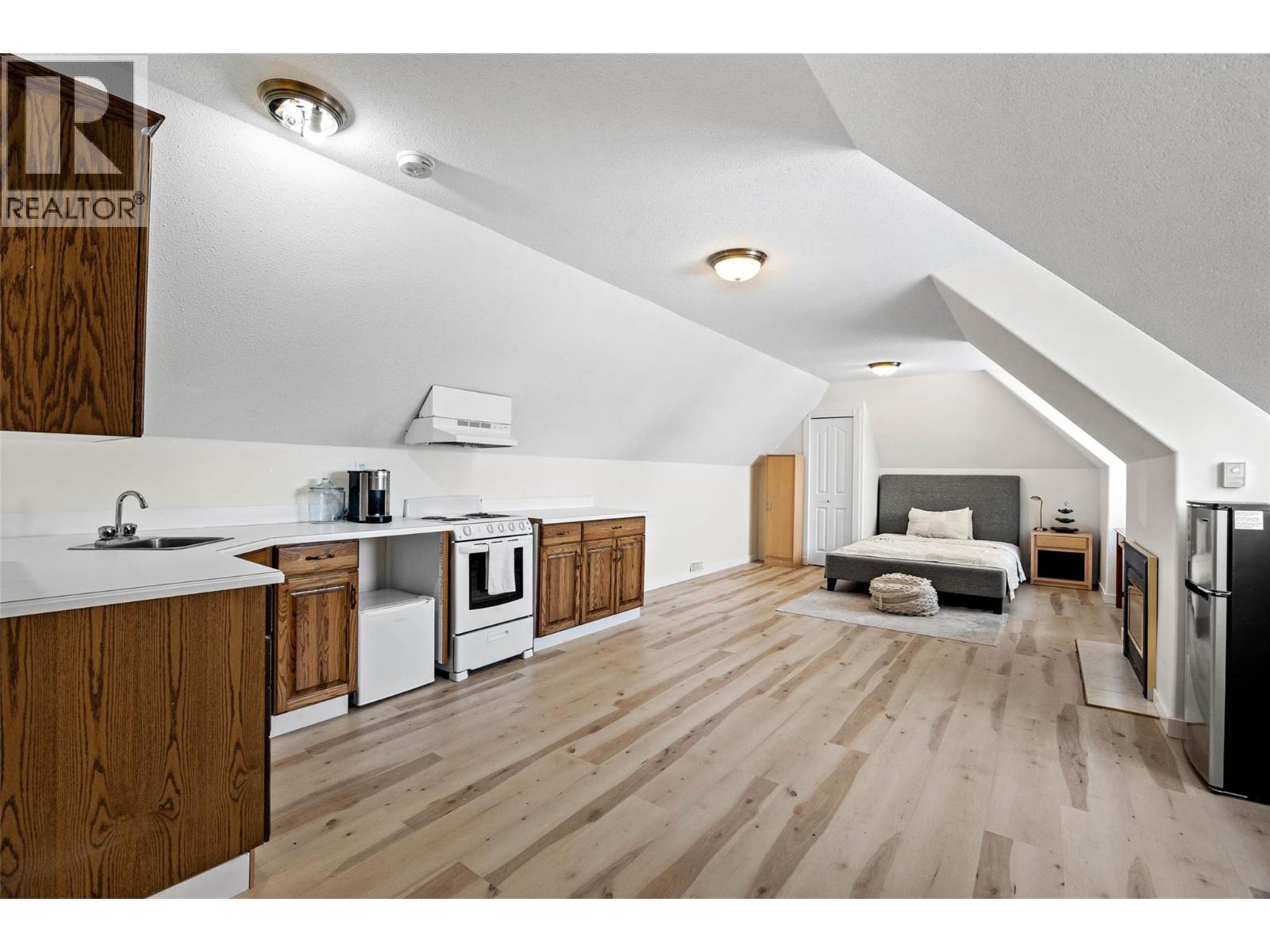 3100 Princeton Kamloops Highway, Kamloops, British Columbia  V2E 2G8 - Photo 44 - 10381993