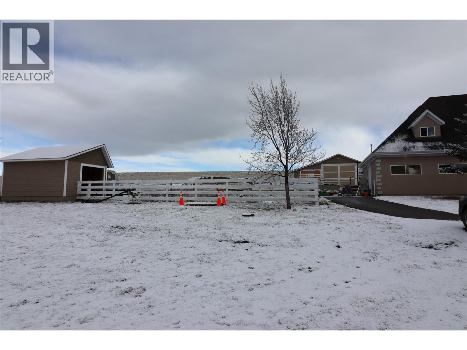 3100 Princeton Kamloops Highway, Kamloops, British Columbia  V2E 2G8 - Photo 9 - 10381993