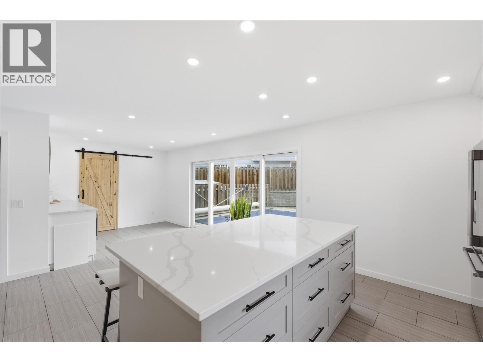 2298 Balfour Court, Kamloops, British Columbia  V1S 1H5 - Photo 9 - 10381982