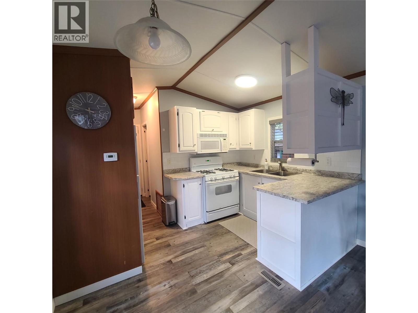 3980 Squilax Anglemont Road Unit# 8, Scotch Creek, British Columbia  V0E 1M5 - Photo 5 - 10380943