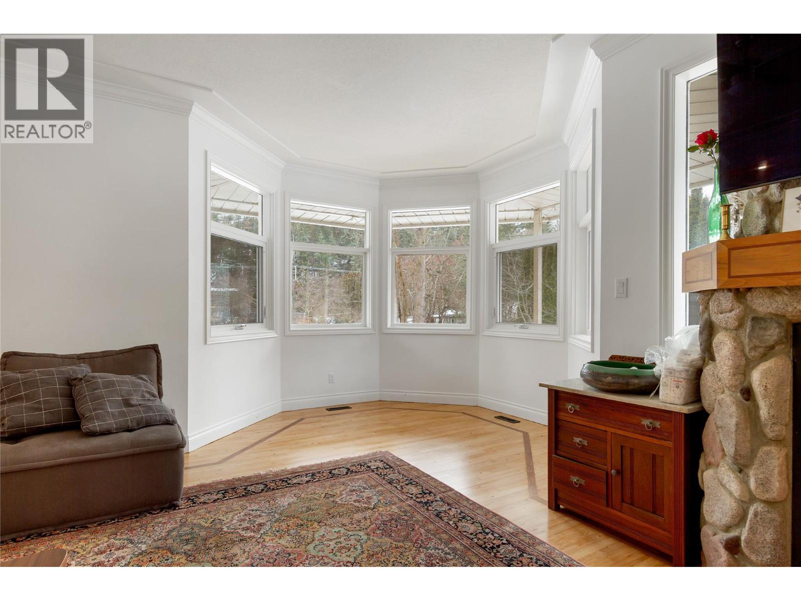 1065 Bx Road, Vernon, British Columbia  V1B 3K2 - Photo 10 - 10382008