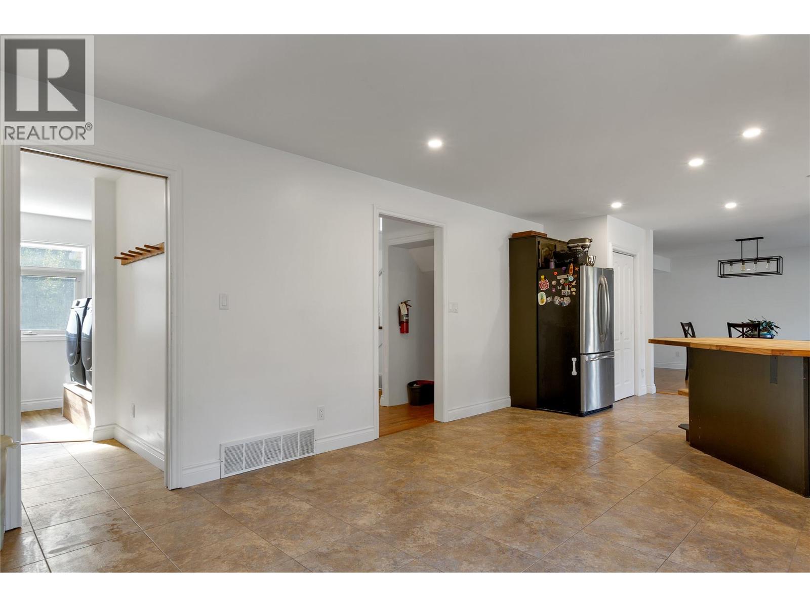 1065 Bx Road, Vernon, British Columbia  V1B 3K2 - Photo 19 - 10382008