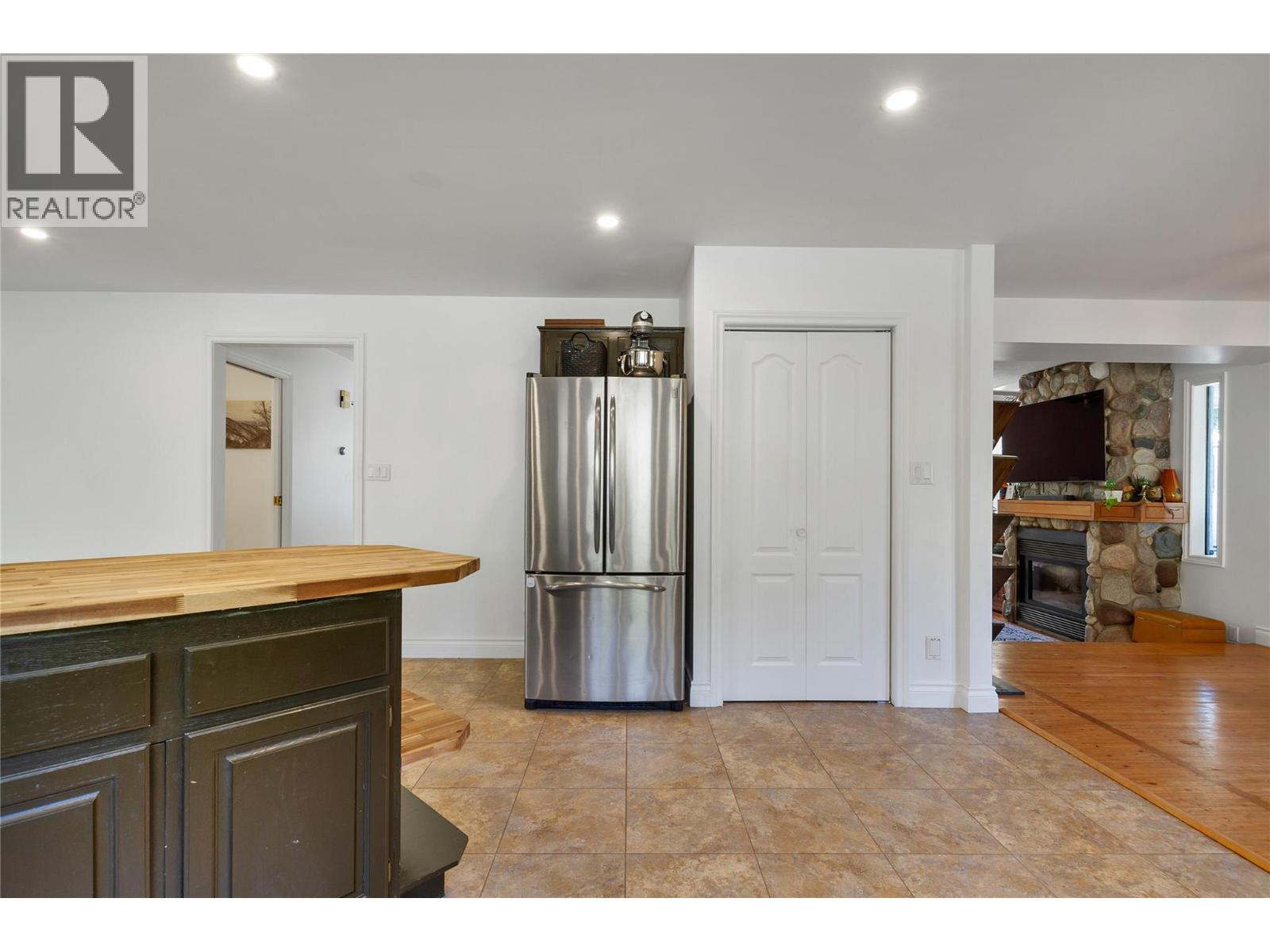 1065 Bx Road, Vernon, British Columbia  V1B 3K2 - Photo 27 - 10382008