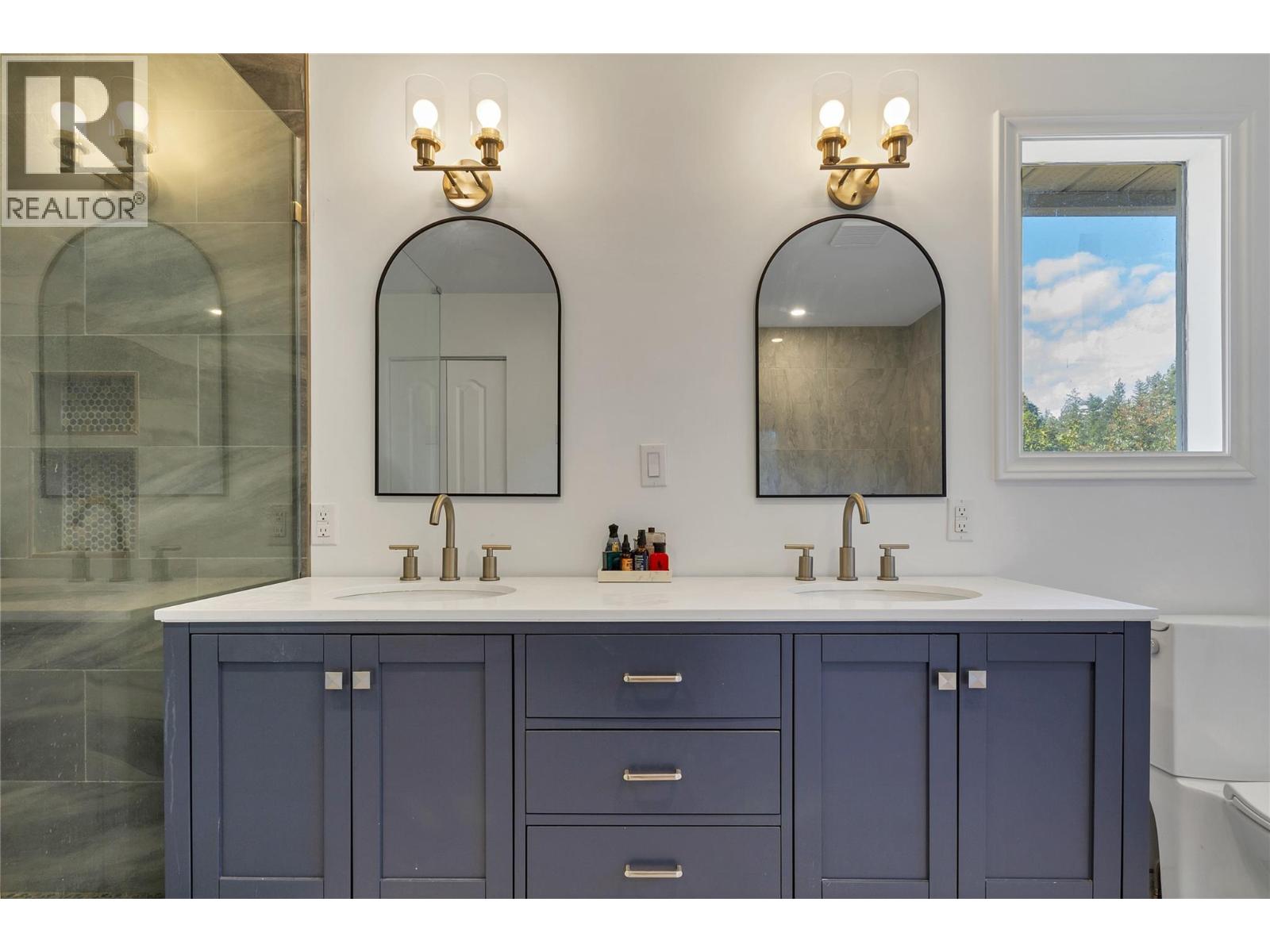 1065 Bx Road, Vernon, British Columbia  V1B 3K2 - Photo 41 - 10382008