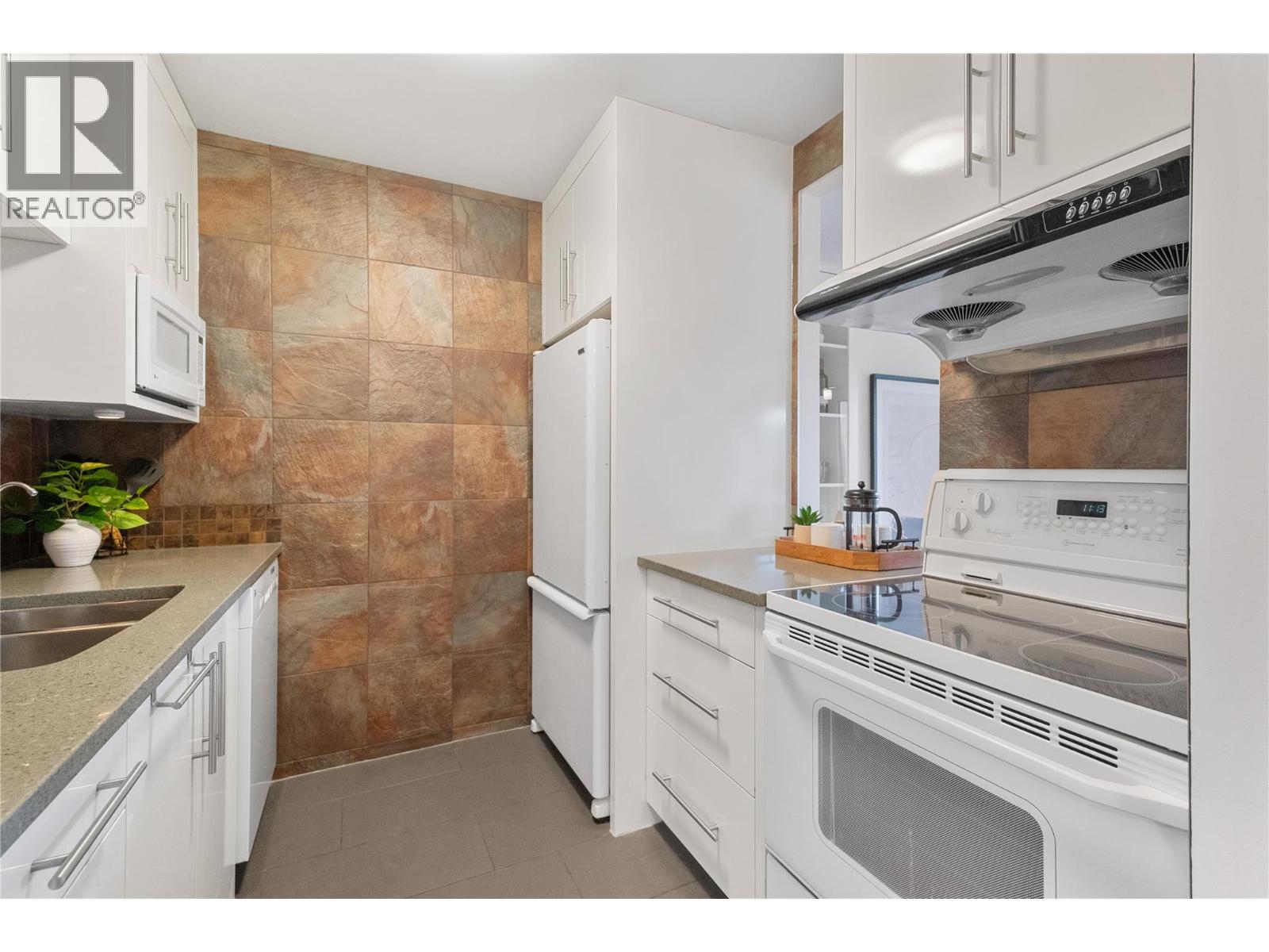 737 Leon Avenue Unit# 1206, Kelowna, British Columbia  V1Y 8L6 - Photo 15 - 10382003