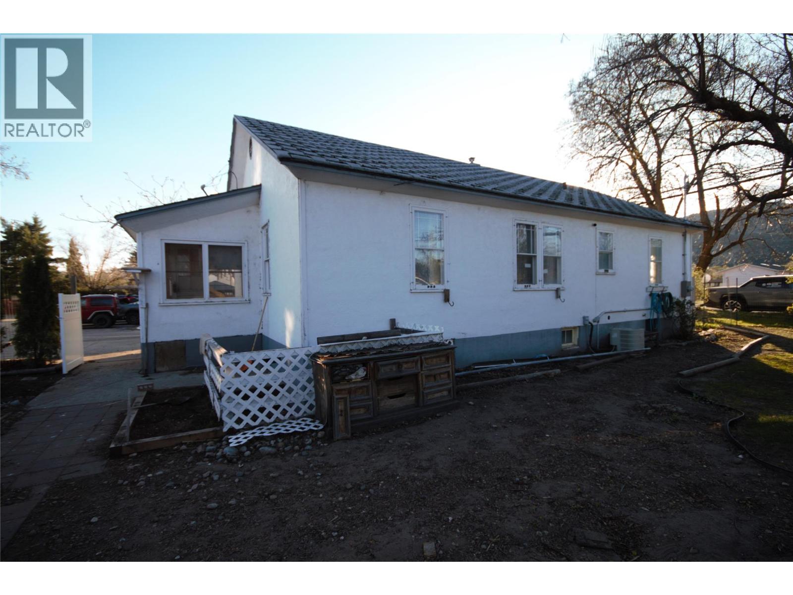 6449 Park Drive, Oliver, British Columbia  V0H 1T3 - Photo 6 - 10381891