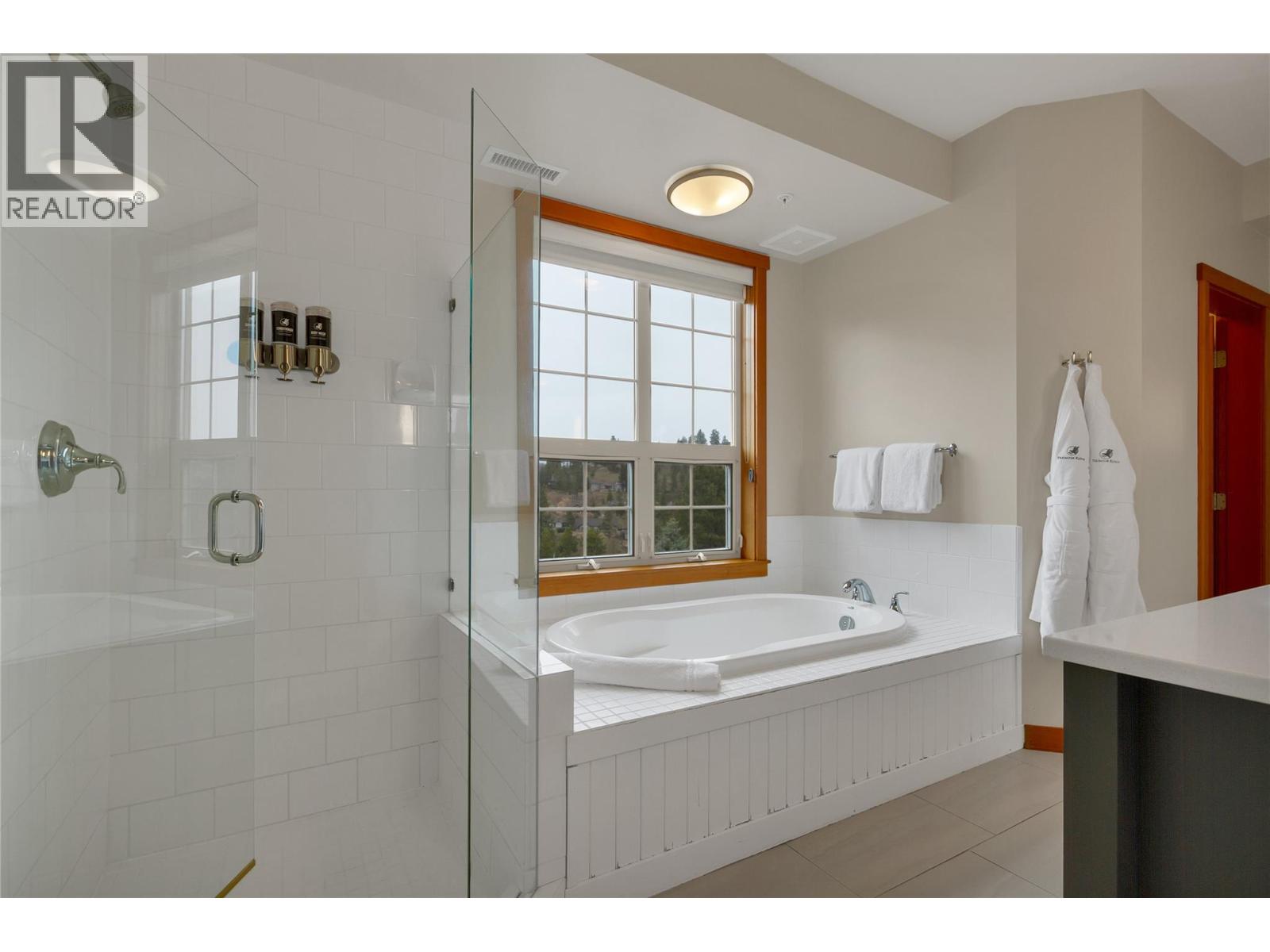 105 Village Centre Court Unit# 422, Vernon, British Columbia  V1H 1Y8 - Photo 19 - 10381805