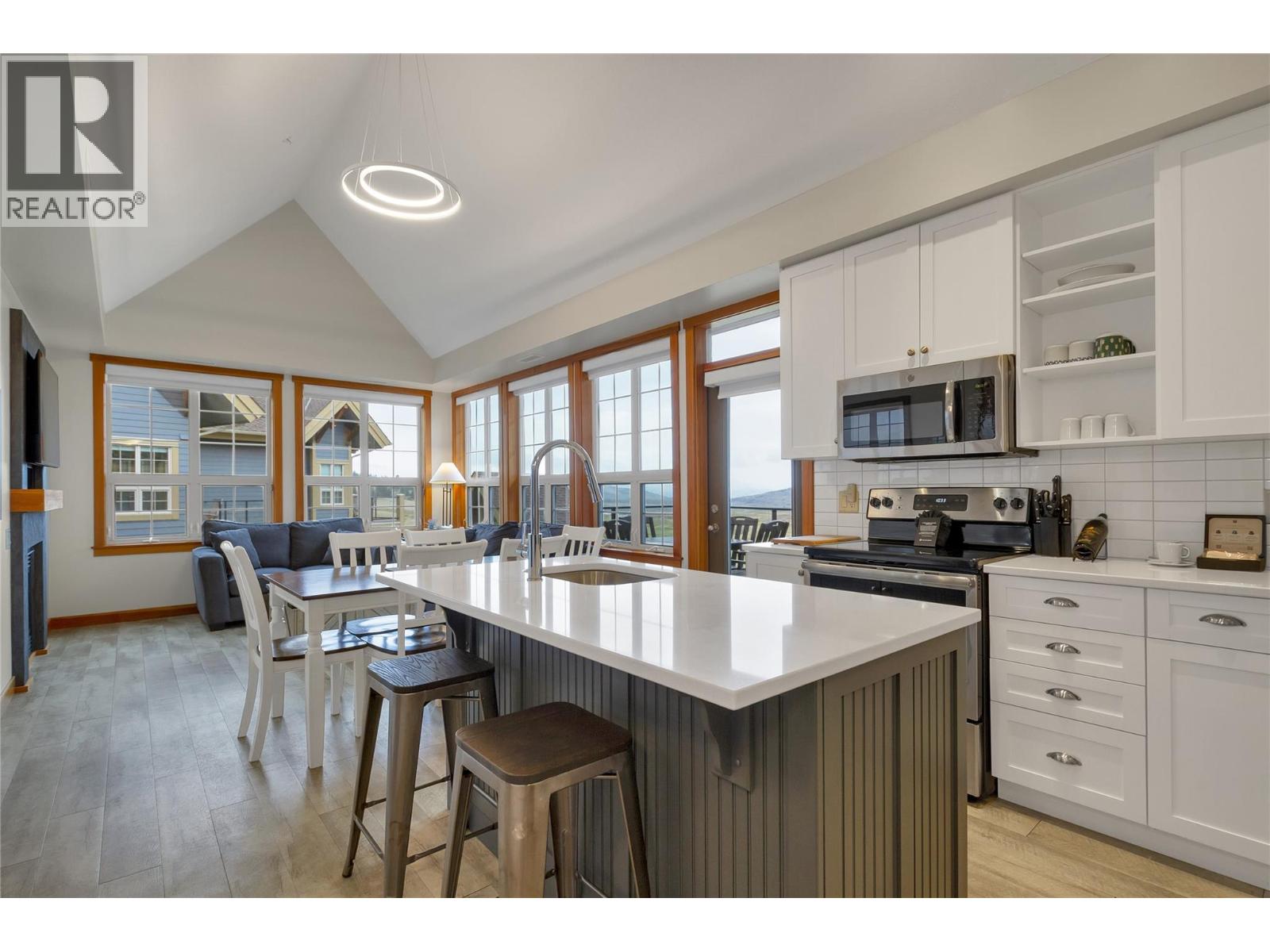 105 Village Centre Court Unit# 422, Vernon, British Columbia  V1H 1Y8 - Photo 6 - 10381805