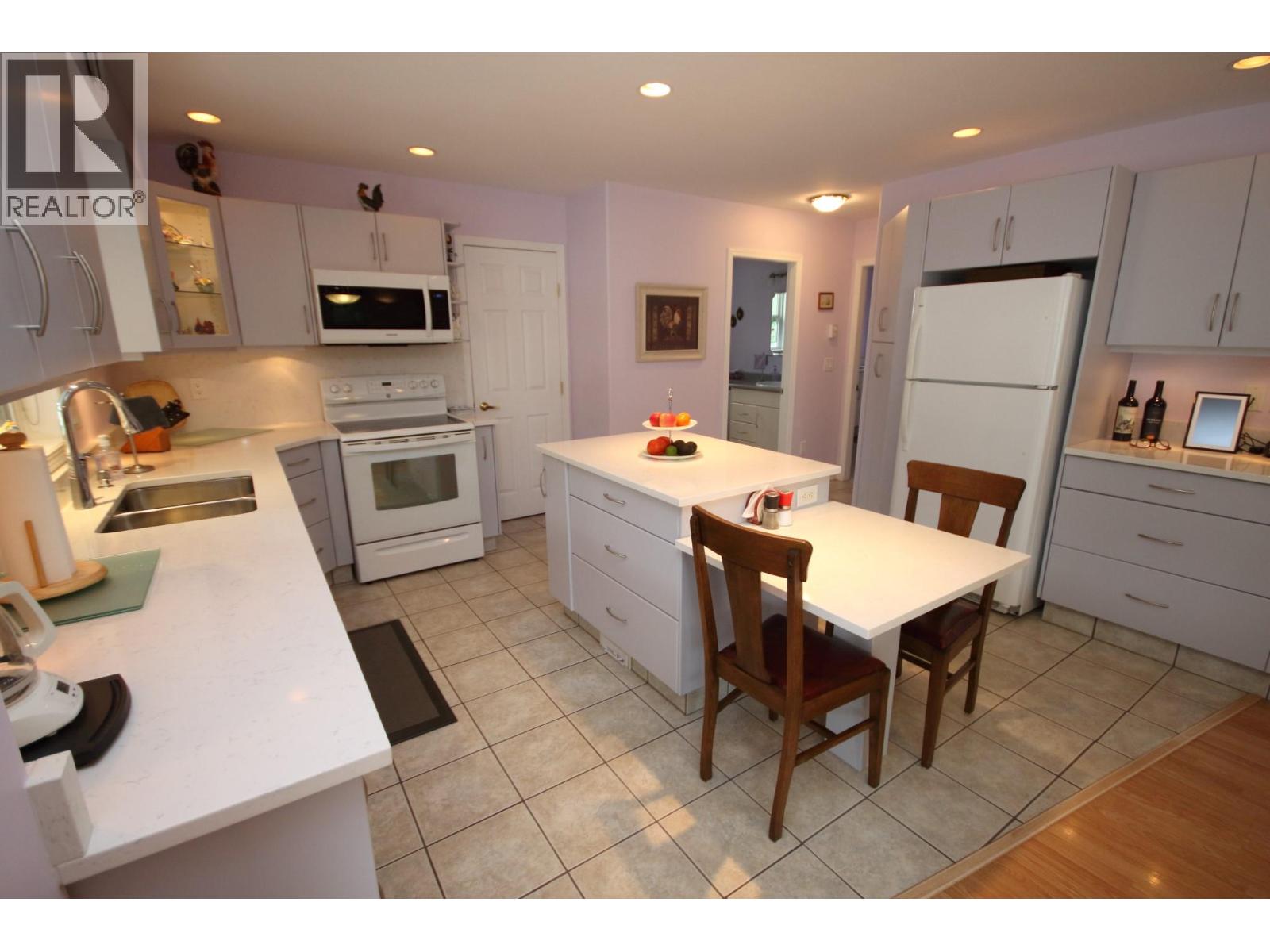 957 Morningstar Road, Oliver, British Columbia  V0H 1T6 - Photo 8 - 10381912