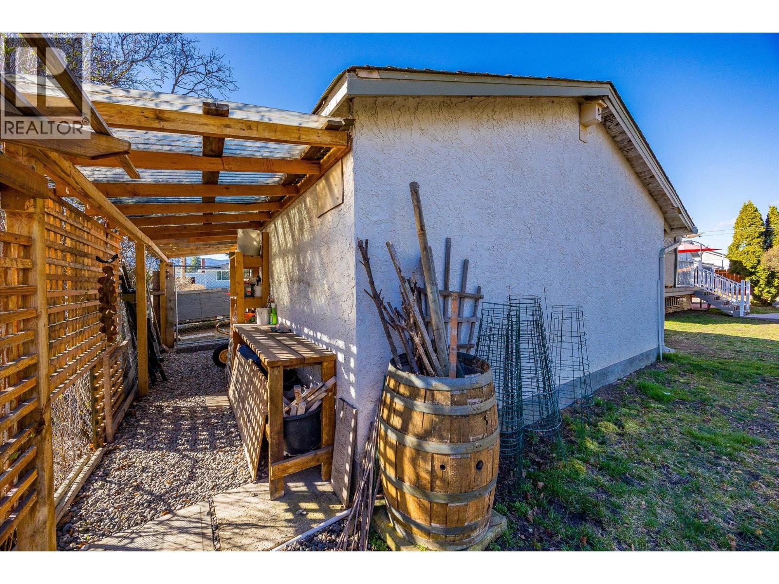 280 Mugford Road, Kelowna, British Columbia  V1X 2E2 - Photo 59 - 10381622