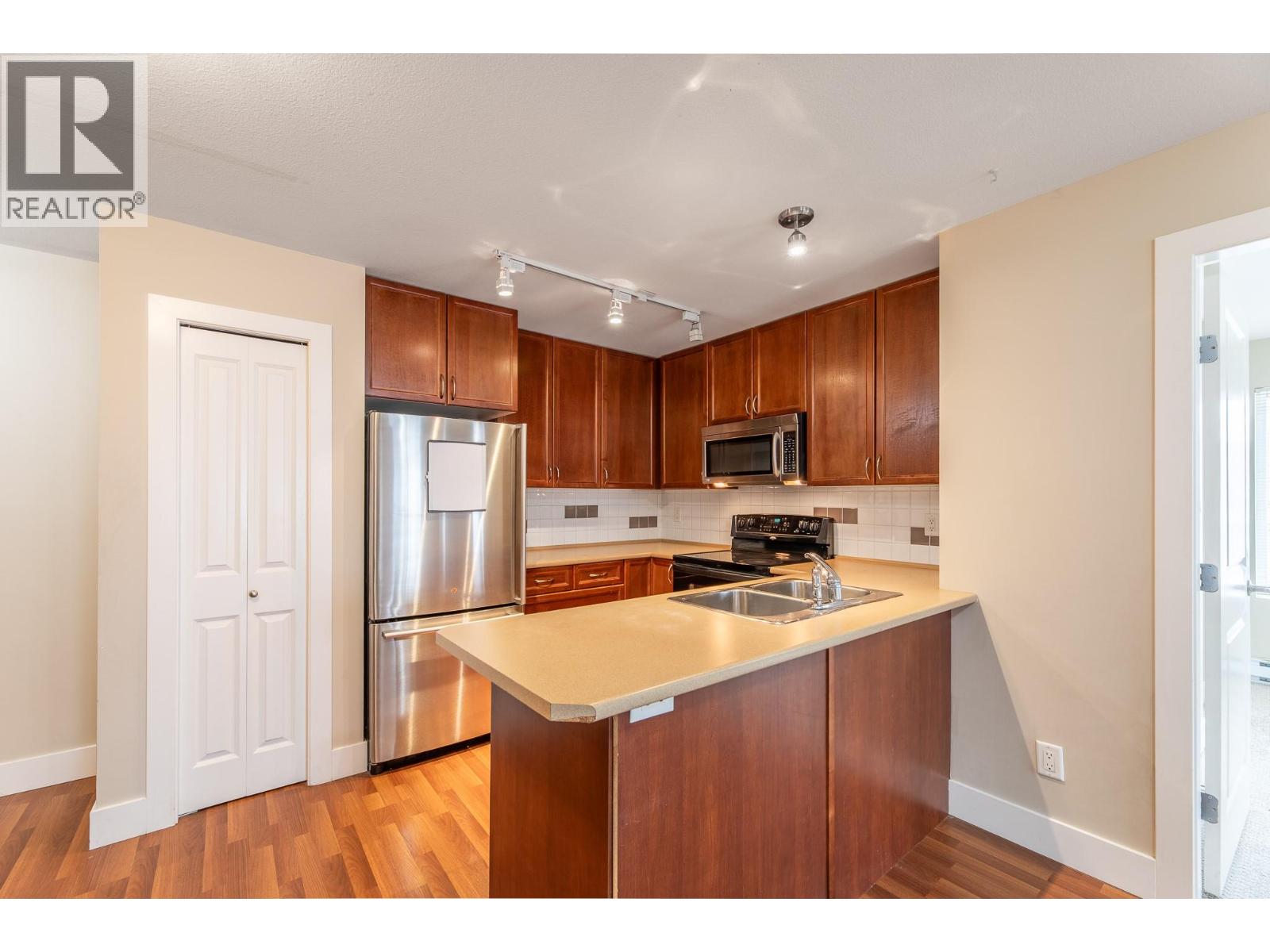 256 Hastings Avenue Unit# 203, Penticton, British Columbia  V2A 2V6 - Photo 3 - 10381602