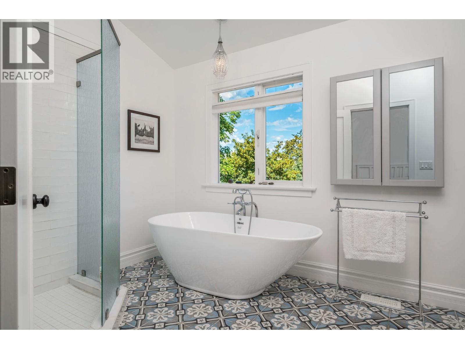 2501 30 Avenue, Vernon, British Columbia  V1T 2B4 - Photo 36 - 10381512