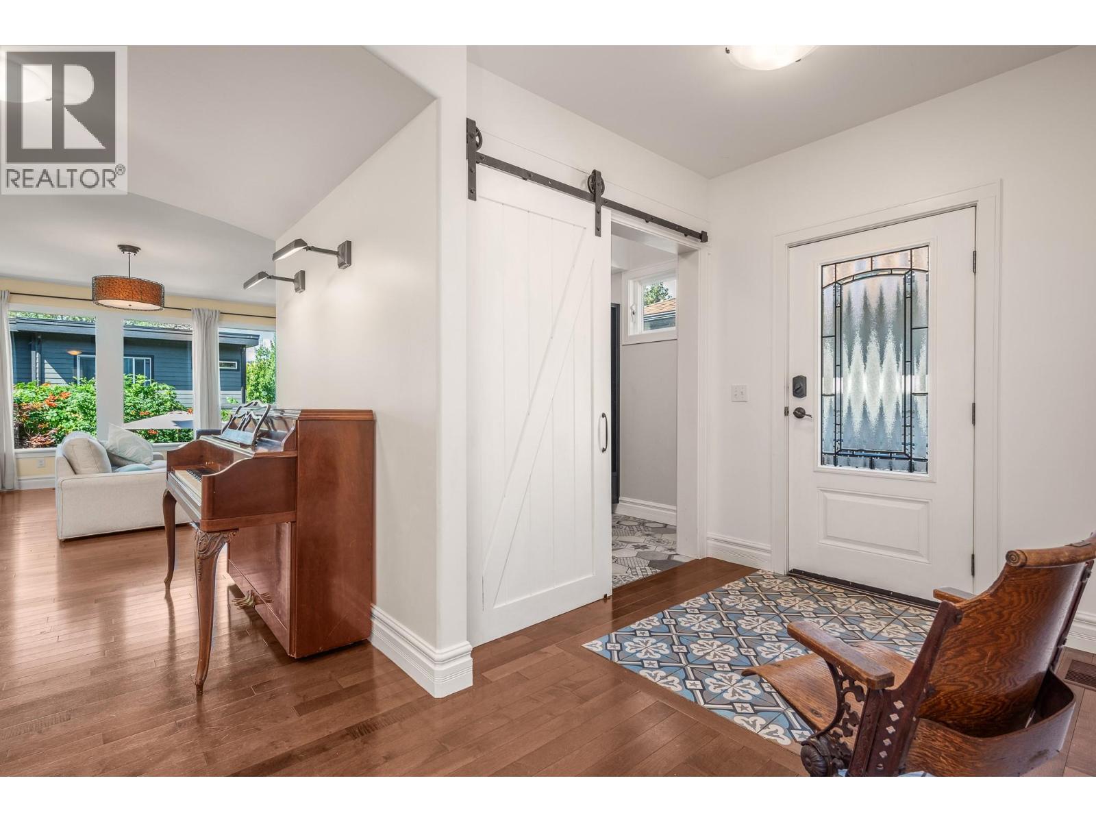 2501 30 Avenue, Vernon, British Columbia  V1T 2B4 - Photo 8 - 10381512