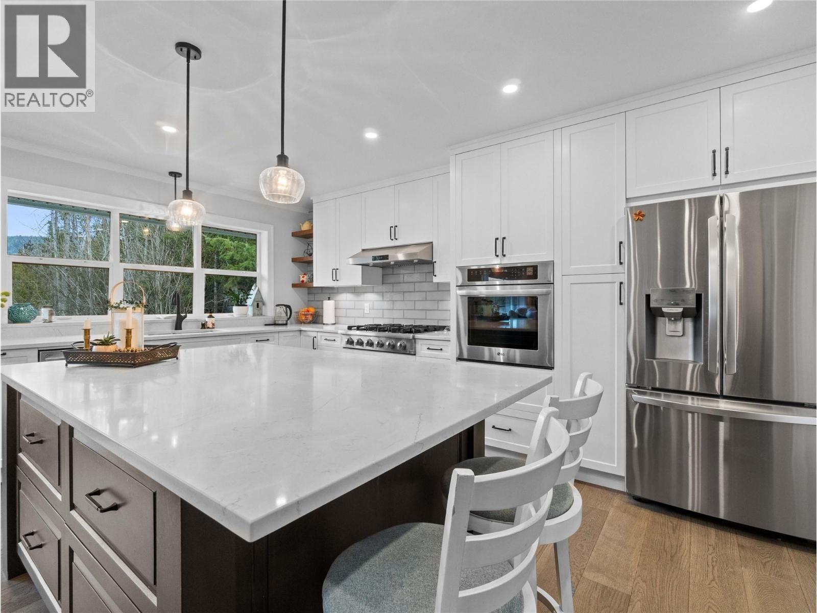 2511 Parkview Place, Blind Bay, British Columbia  V0E 1H2 - Photo 10 - 10381959