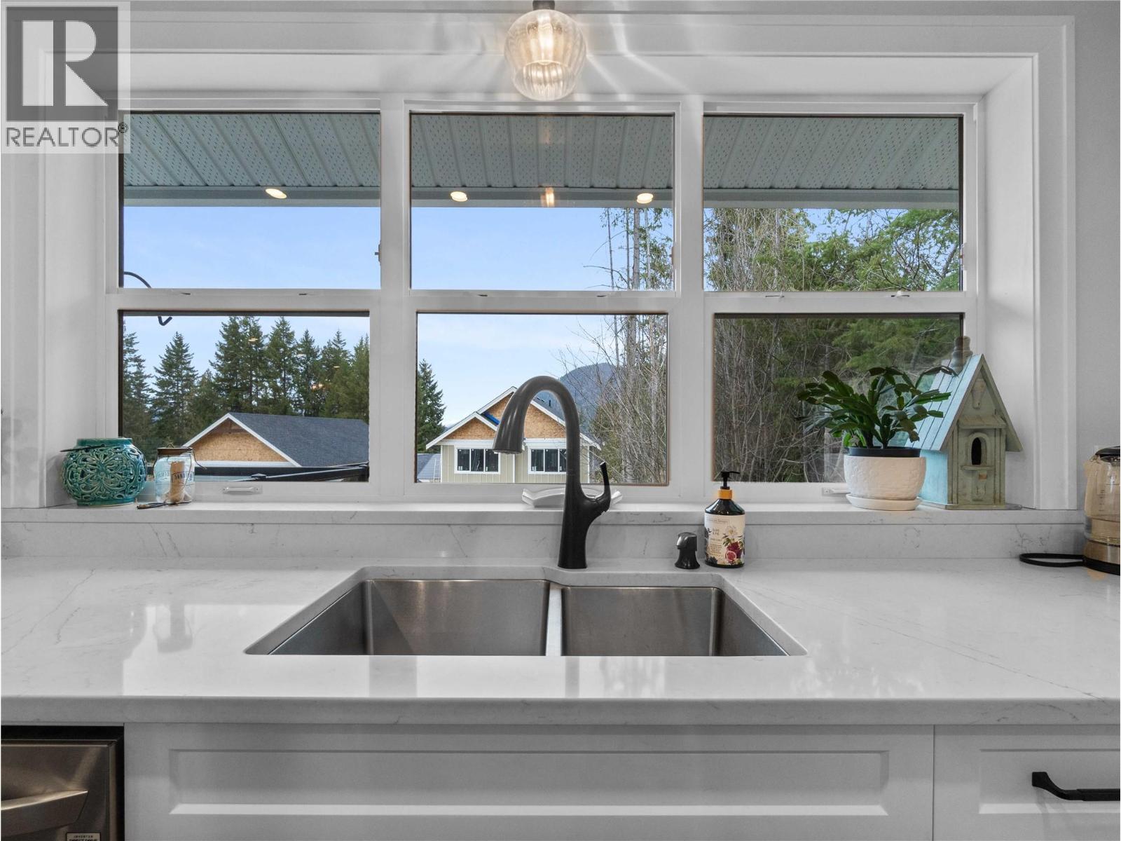 2511 Parkview Place, Blind Bay, British Columbia  V0E 1H2 - Photo 16 - 10381959