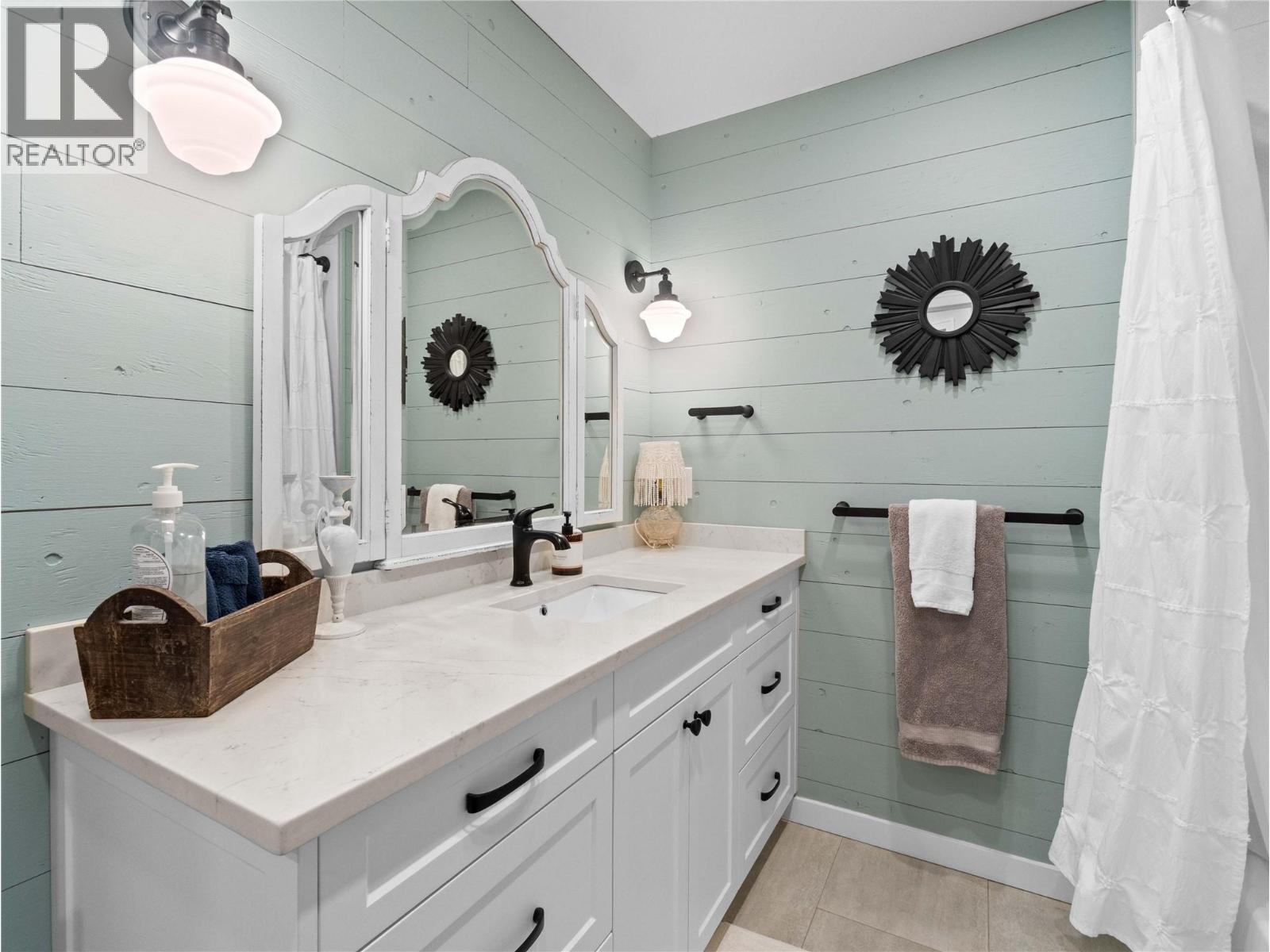 2511 Parkview Place, Blind Bay, British Columbia  V0E 1H2 - Photo 28 - 10381959