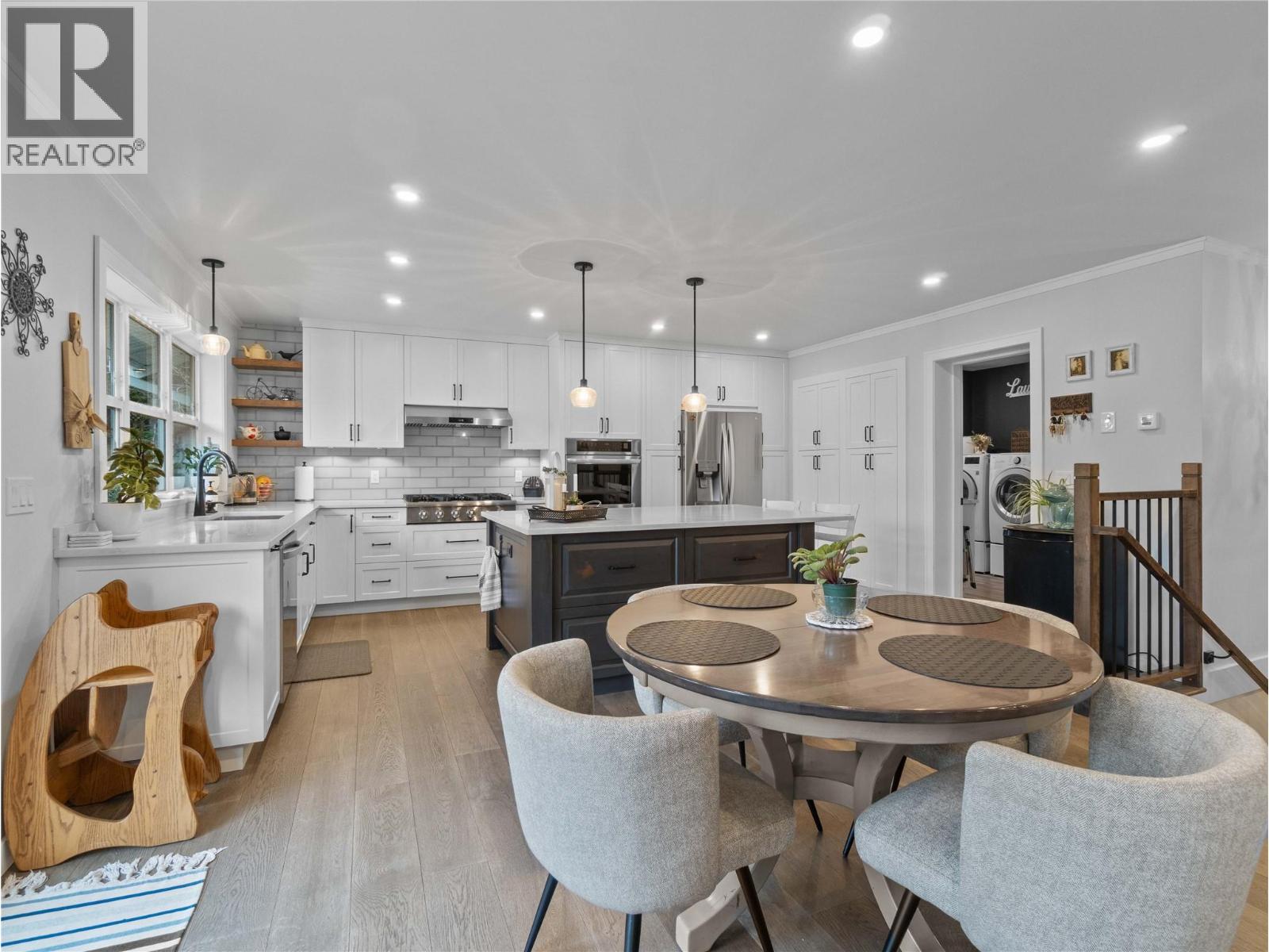 2511 Parkview Place, Blind Bay, British Columbia  V0E 1H2 - Photo 8 - 10381959