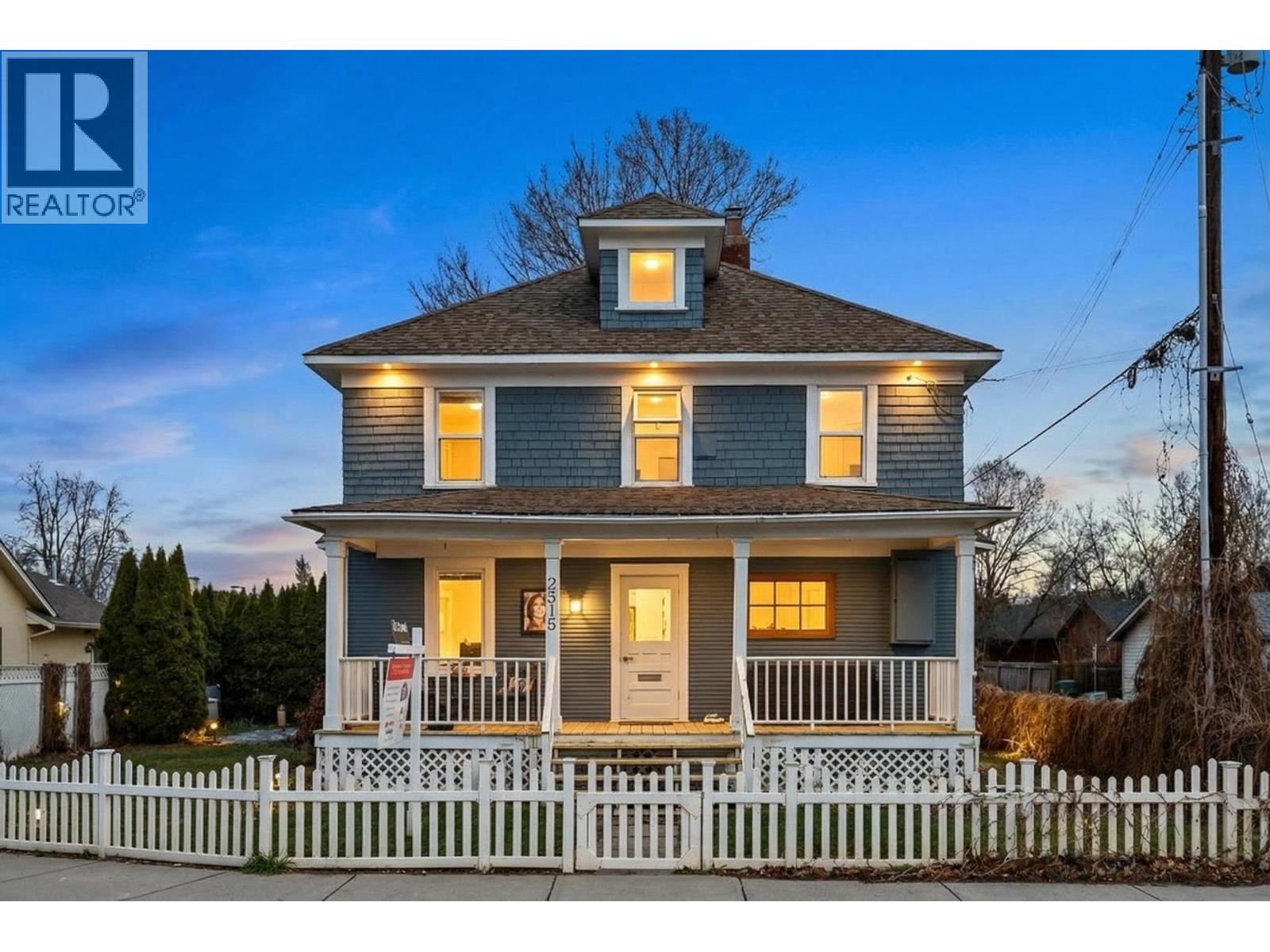 2319 Pandosy Street, Kelowna, British Columbia  V1Y 1T4 - Photo 1 - 10381905