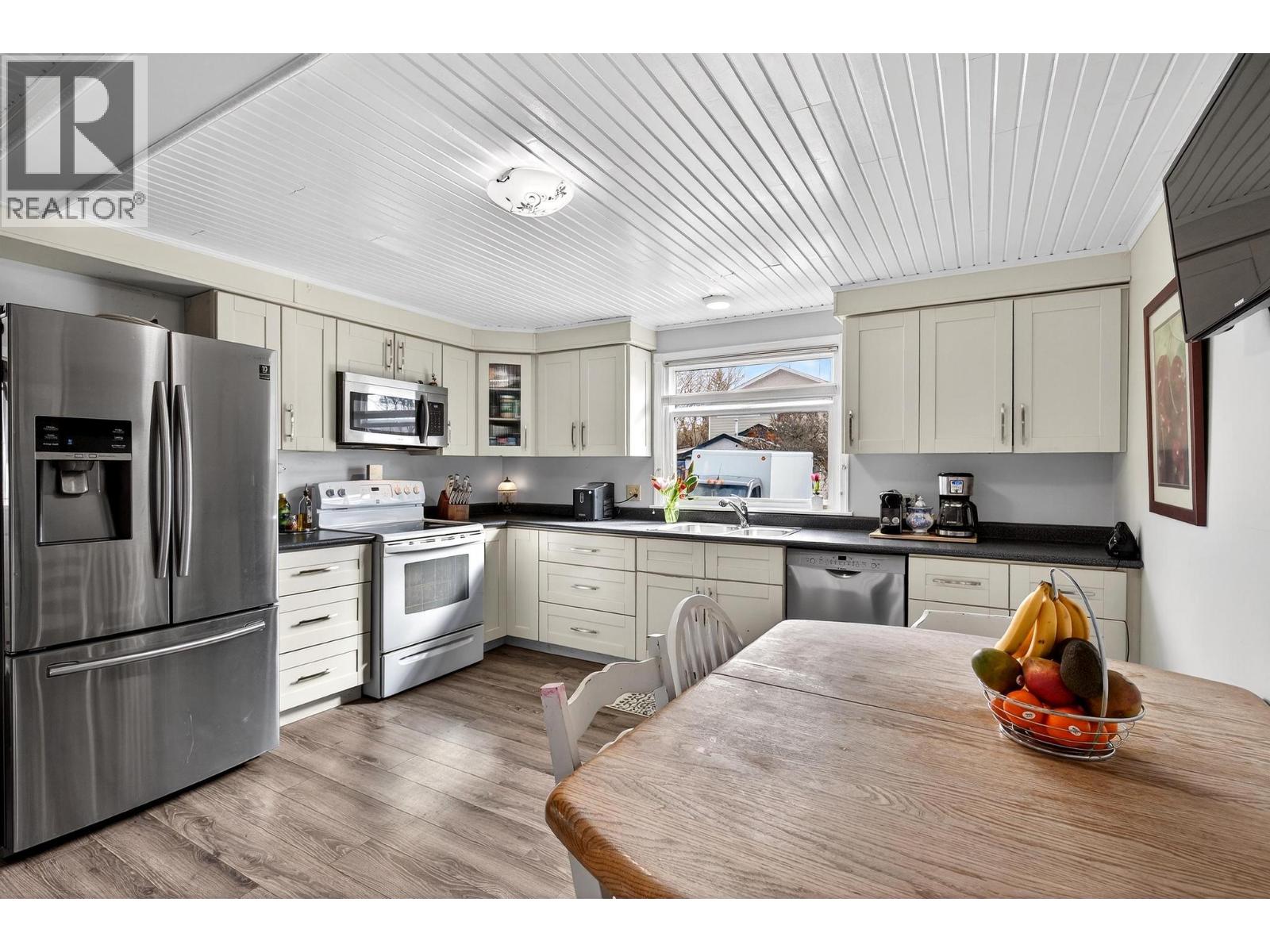 2319 Pandosy Street, Kelowna, British Columbia  V1Y 1T4 - Photo 12 - 10381905