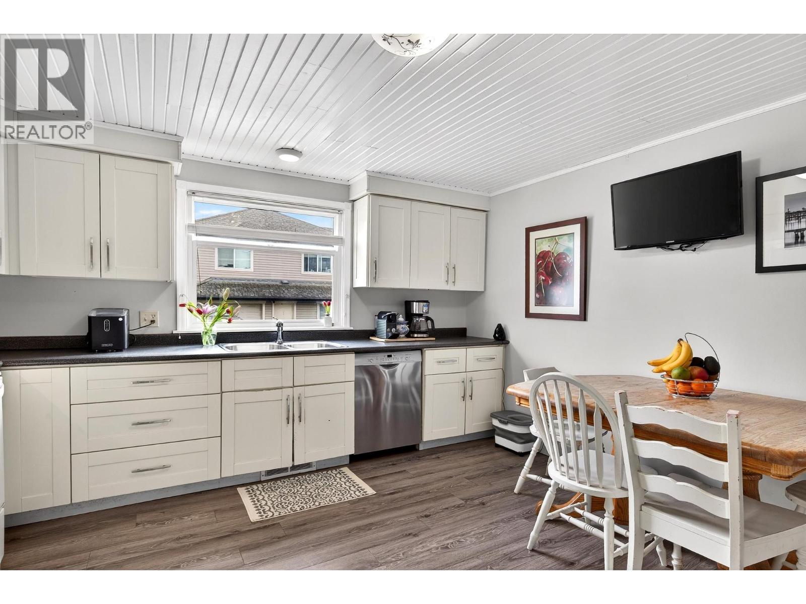 2319 Pandosy Street, Kelowna, British Columbia  V1Y 1T4 - Photo 14 - 10381905