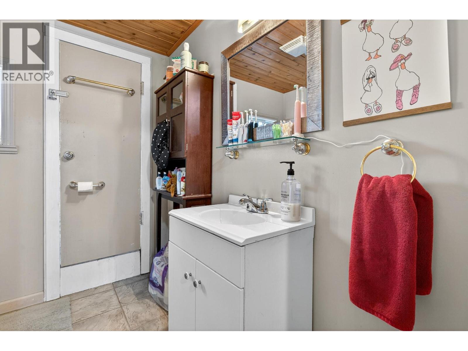 2319 Pandosy Street, Kelowna, British Columbia  V1Y 1T4 - Photo 21 - 10381905