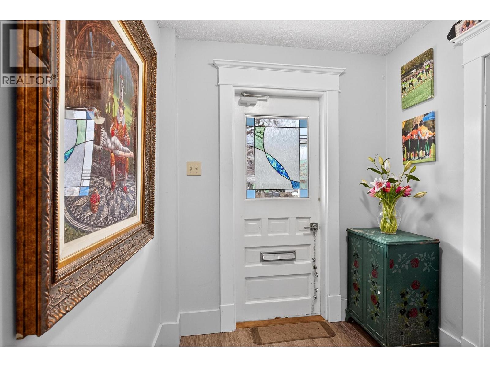 2319 Pandosy Street, Kelowna, British Columbia  V1Y 1T4 - Photo 9 - 10381905