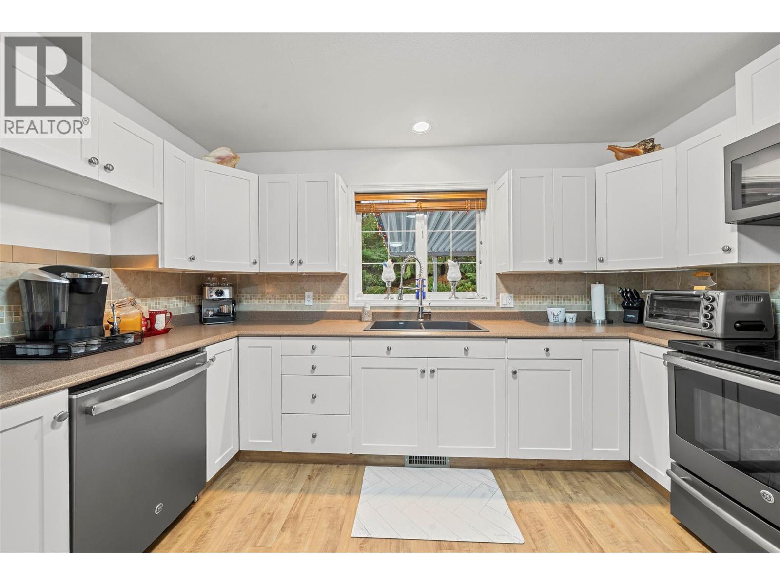 2421 Mount Tuam Crescent, Sorrento, British Columbia  V0E 2W2 - Photo 13 - 10380905