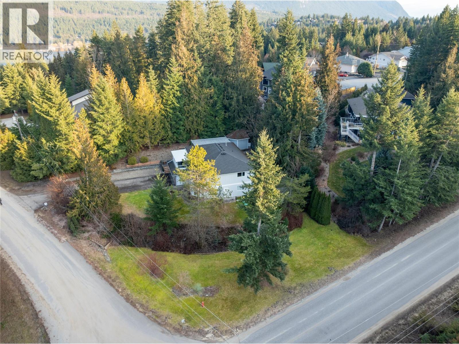 2421 Mount Tuam Crescent, Sorrento, British Columbia  V0E 2W2 - Photo 49 - 10380905