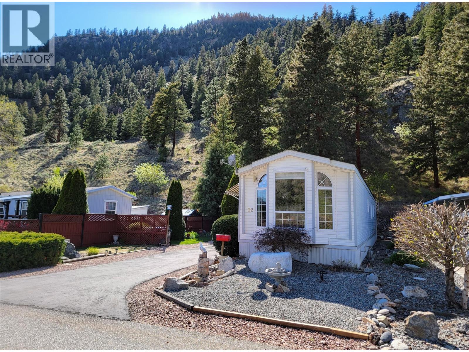 1292 Highway 3a Unit# 32, Keremeos, British Columbia  V0X 1N4 - Photo 2 - 10382009