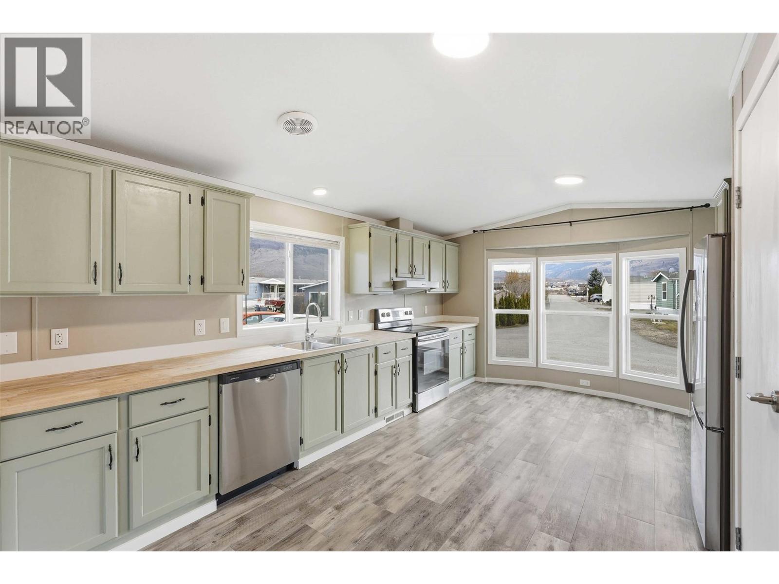 1263 Kootenay Way Unit# 6, Kamloops, British Columbia  V2H 0C5 - Photo 2 - 10381981