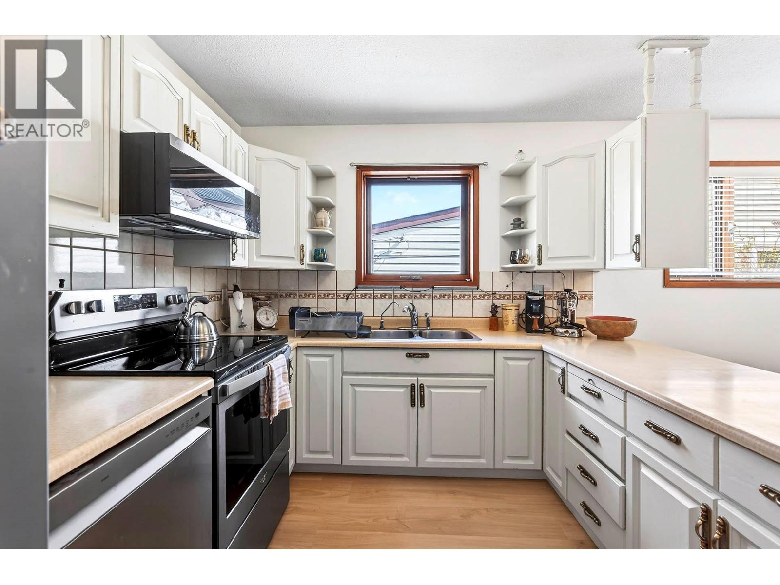 930 Nicola Street, Kamloops, British Columbia  V2C 2R9 - Photo 5 - 10381530