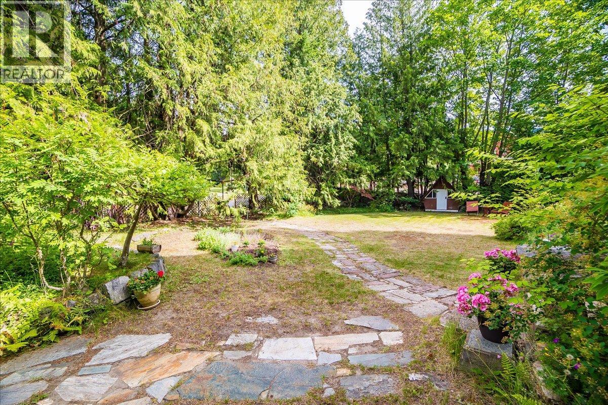 1107 Robertson Avenue, Nelson, British Columbia  V1L 1C2 - Photo 14 - 10381969