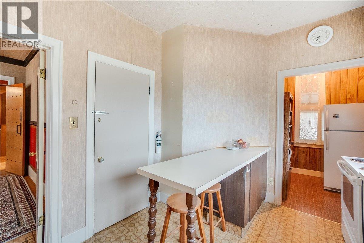 1107 Robertson Avenue, Nelson, British Columbia  V1L 1C2 - Photo 37 - 10381969