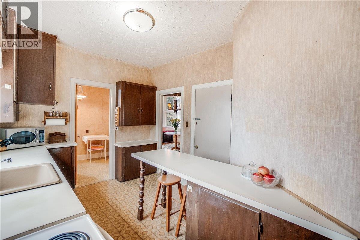 1107 Robertson Avenue, Nelson, British Columbia  V1L 1C2 - Photo 40 - 10381969