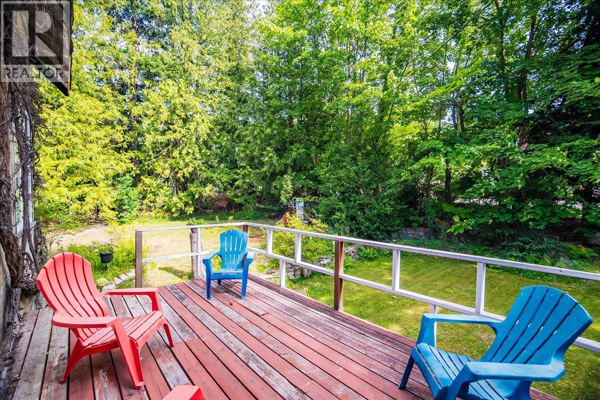 1107 Robertson Avenue, Nelson, British Columbia  V1L 1C2 - Photo 7 - 10381969