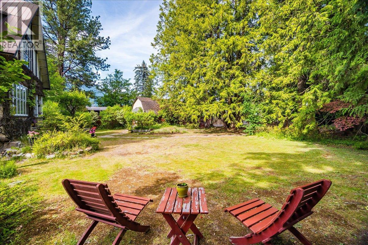 1107 Robertson Avenue, Nelson, British Columbia  V1L 1C2 - Photo 8 - 10381969